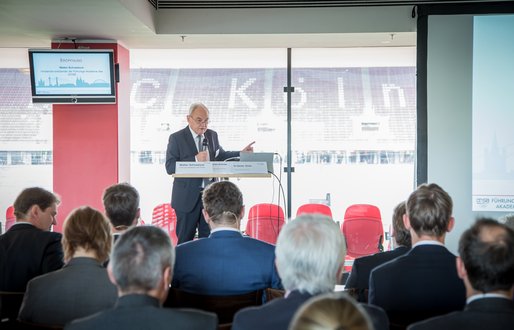 Redner beim 2. Sportverbändeforum der Führungs-Akademie im RheinEnergieSTADION